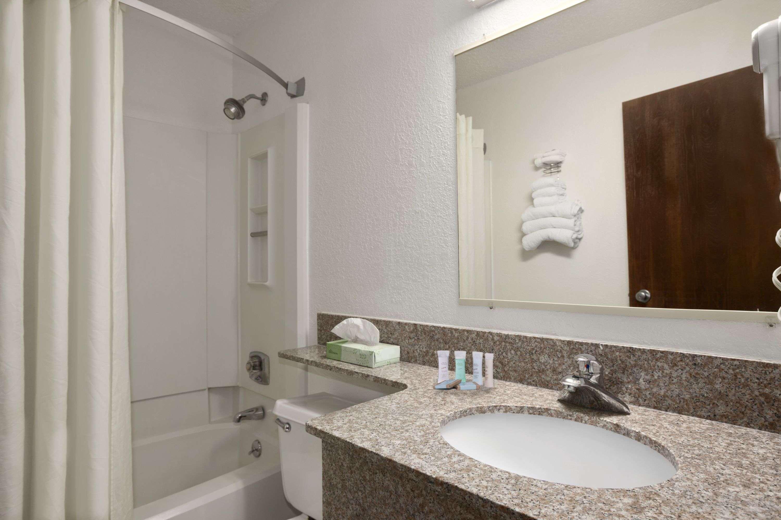 Travelodge By Wyndham Muskegon Zewnętrze zdjęcie