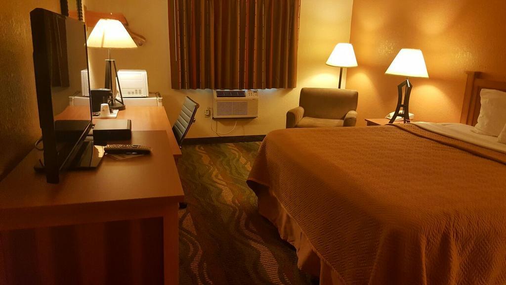 Travelodge By Wyndham Muskegon Zewnętrze zdjęcie