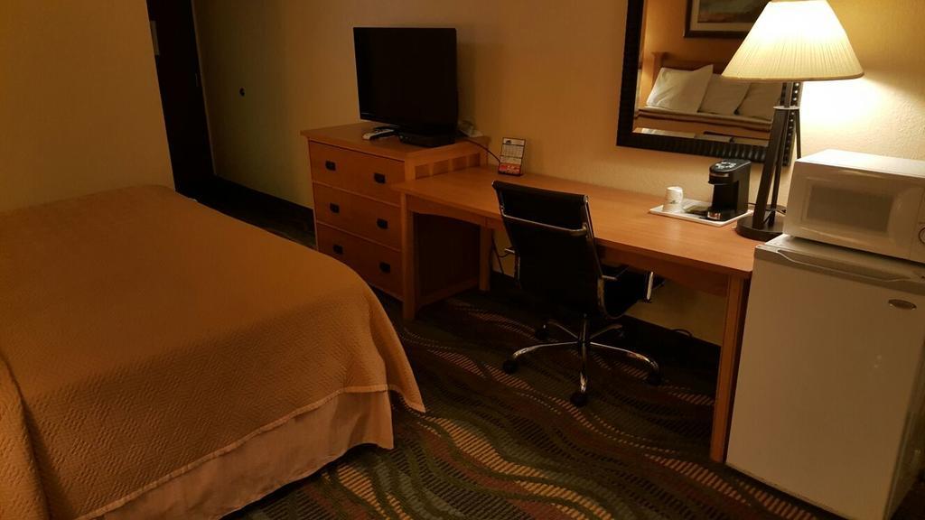 Travelodge By Wyndham Muskegon Zewnętrze zdjęcie