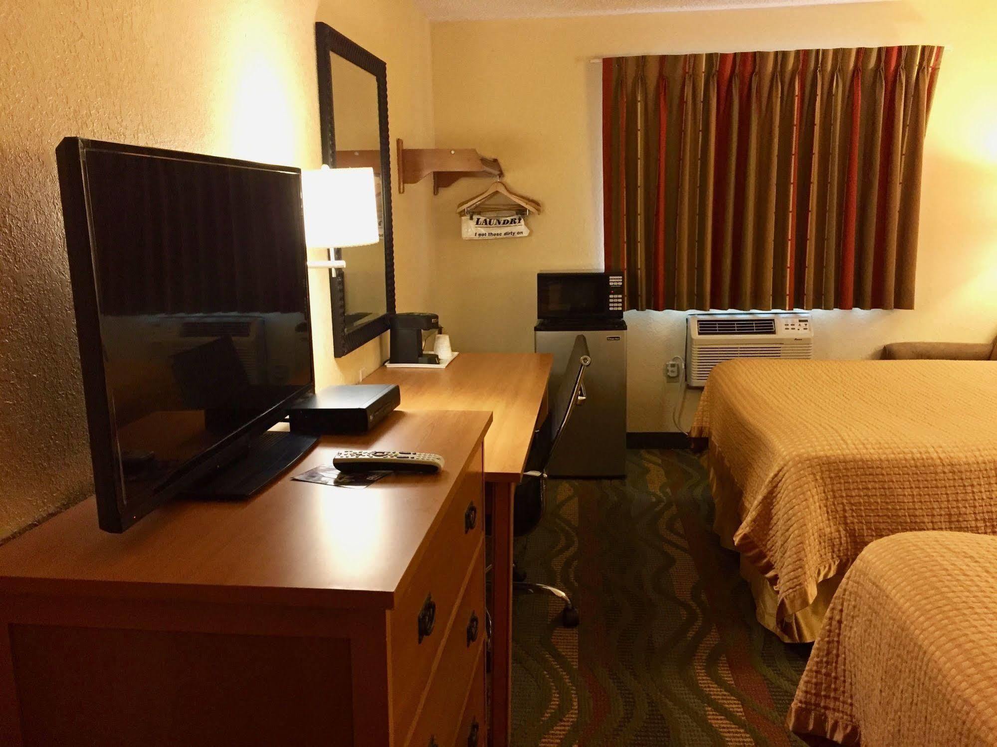 Travelodge By Wyndham Muskegon Zewnętrze zdjęcie