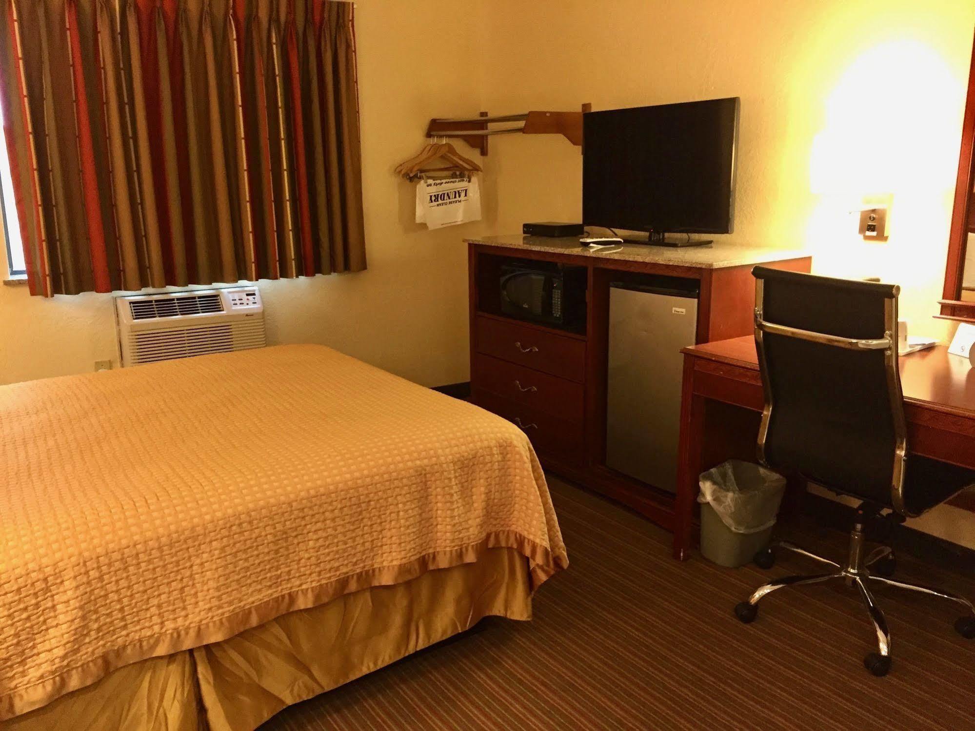 Travelodge By Wyndham Muskegon Zewnętrze zdjęcie
